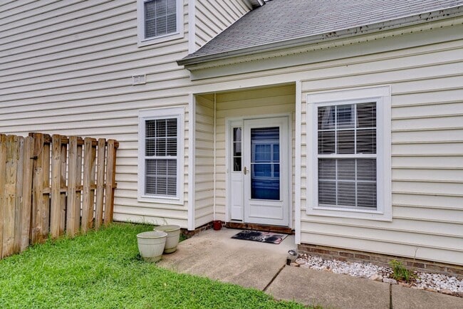 Photo - Spacious Duplex in Willow Lakes