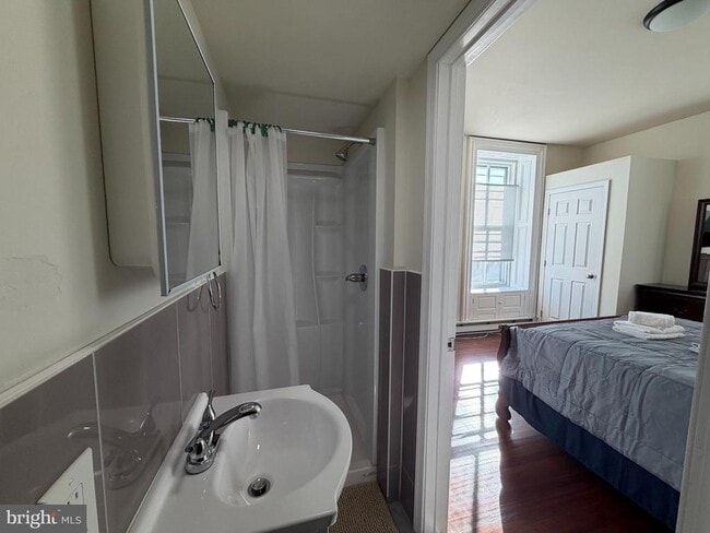 Photo - 171 E Walnut Ln