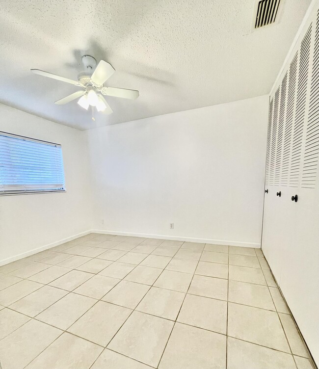 Photo - 2521 Emory Dr W