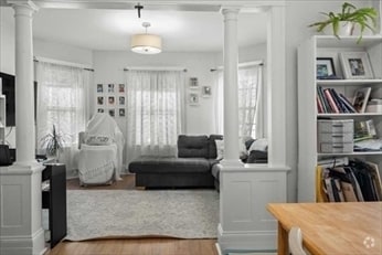 Building Photo - 7 Wyman St Unit 1 Rental