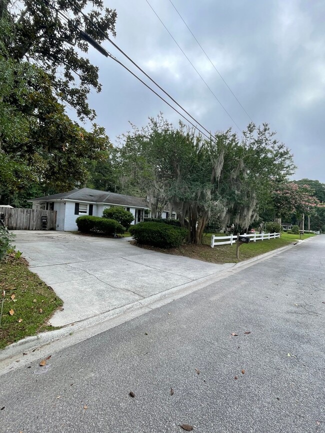 Photo - 24 Pine Dr
