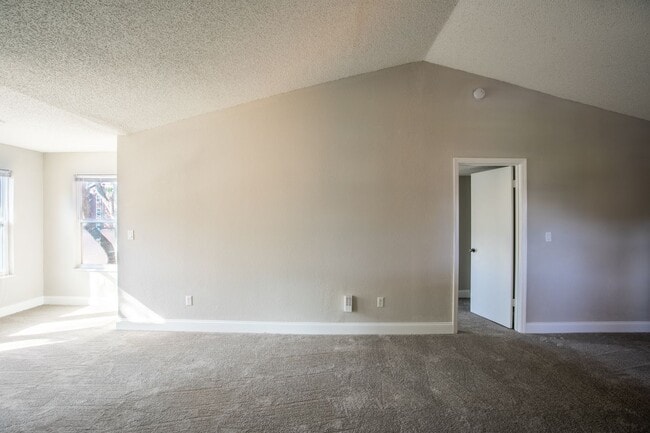 Photo - Venetian Place - 1428 Unidad 1428