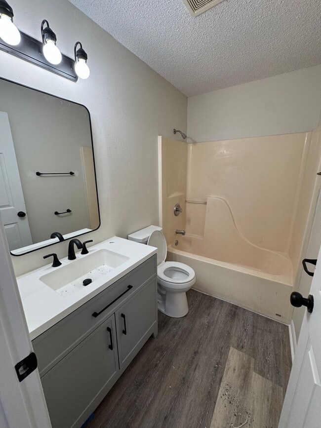 Building Photo - 1908-1910-1910 Arlene Dr Unit 1910 Arlene Dr.