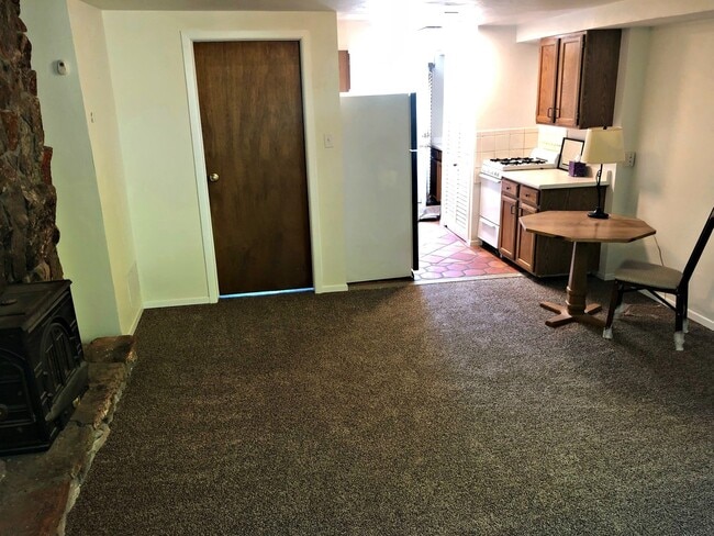 Photo - 1BD/1BA APARTMENT WITH PRIVATE BACK YARD!!