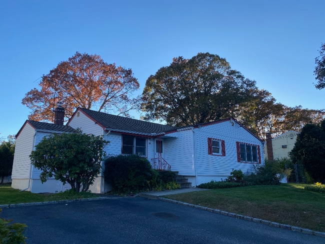 Building Photo - 14 Lantern St