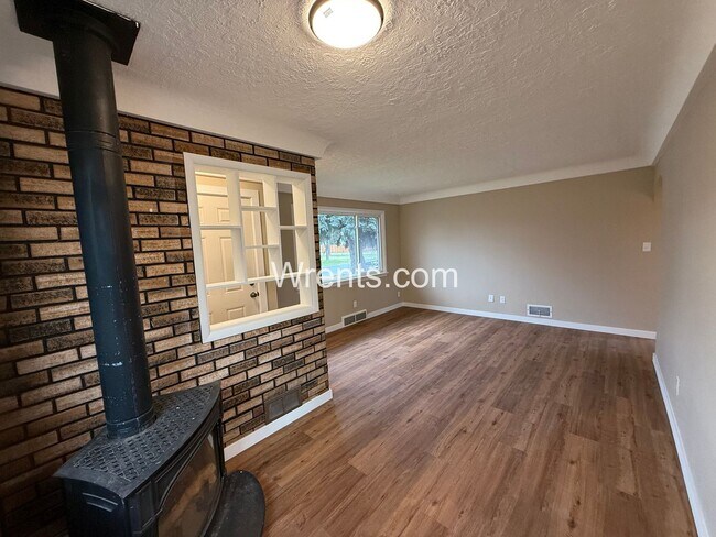 Photo - Cute Three Bedroom Home