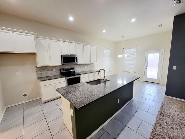 Photo - 3/2/2 in Bell Farms with Yard Maintenance Paid by Owner