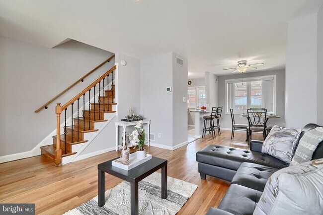 Photo - 2845 Plainfield Rd