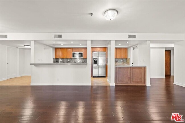 10660 Wilshire Blvd Unit 705