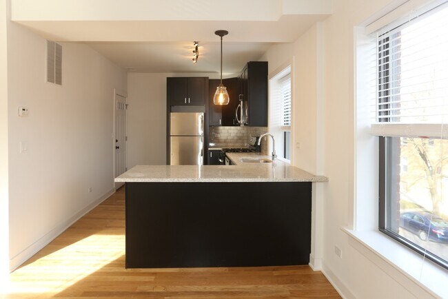 Photo - 2210 W Eastwood Ave Unit E4