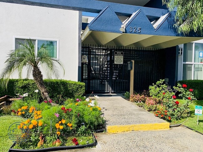 Photo - 325 S. Almansor