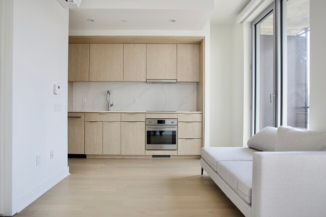 Photo - 1200 Rue Drummond Unit Furnished Studio for Rent