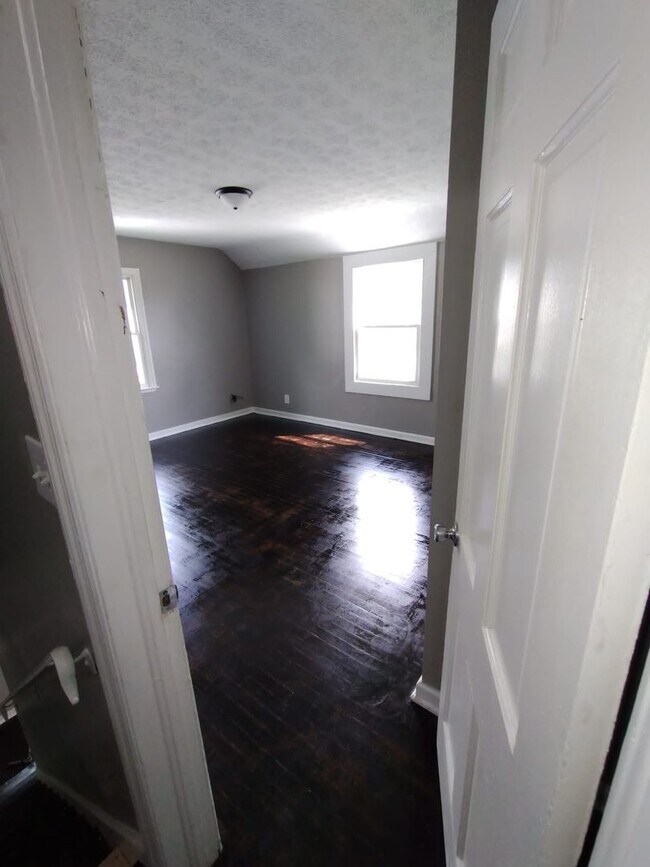 51-53 N. Waverly St.