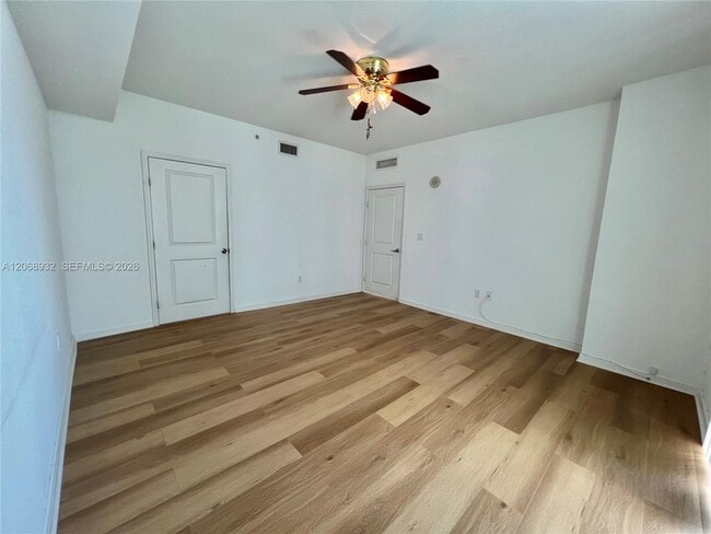 Photo - 7900 Harbor Island Dr Unidad 608