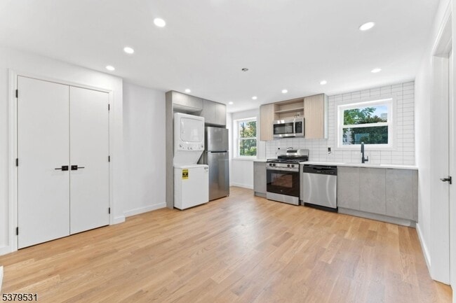 Photo - 100 Chestnut St Unit E