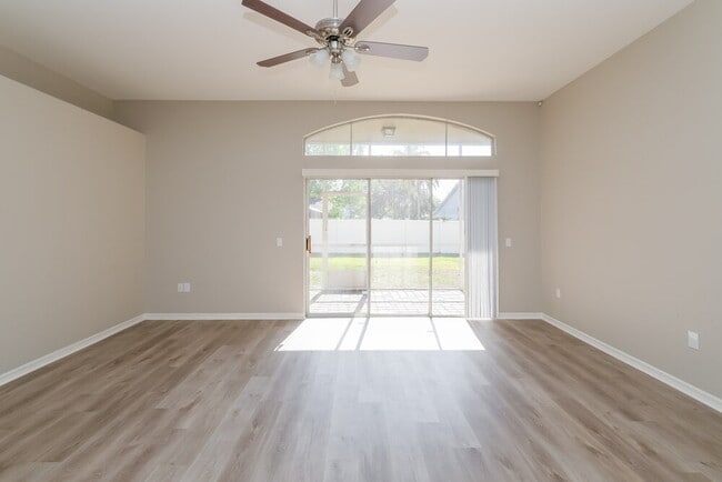 Photo - 3720 Hollow Wood Dr