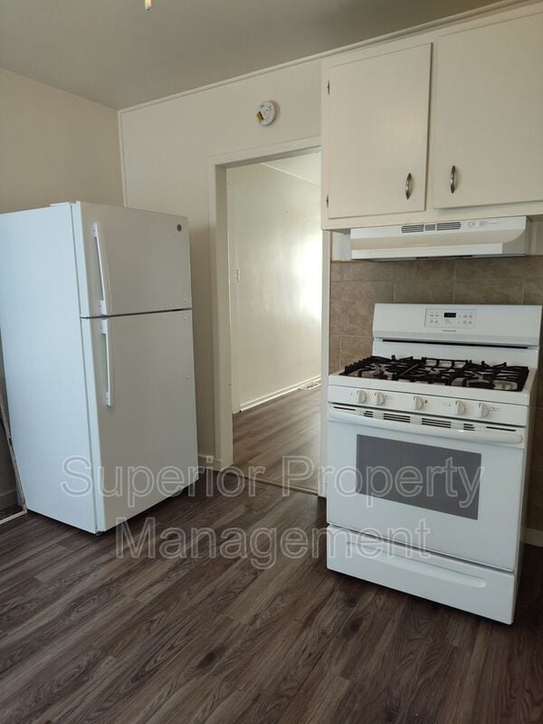 Photo - 206 E 5th St