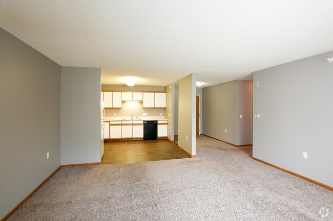 1BR, 1BA - 920 SF