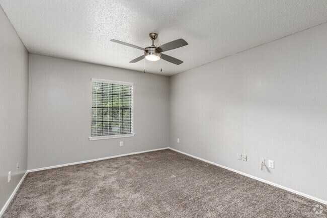 1BR, 1BA - 736SF - Bedroom