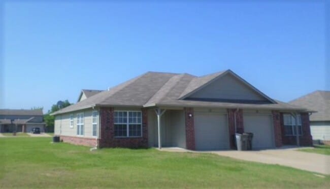 Building Photo - 2993-2995 CD Unit 2993 CD