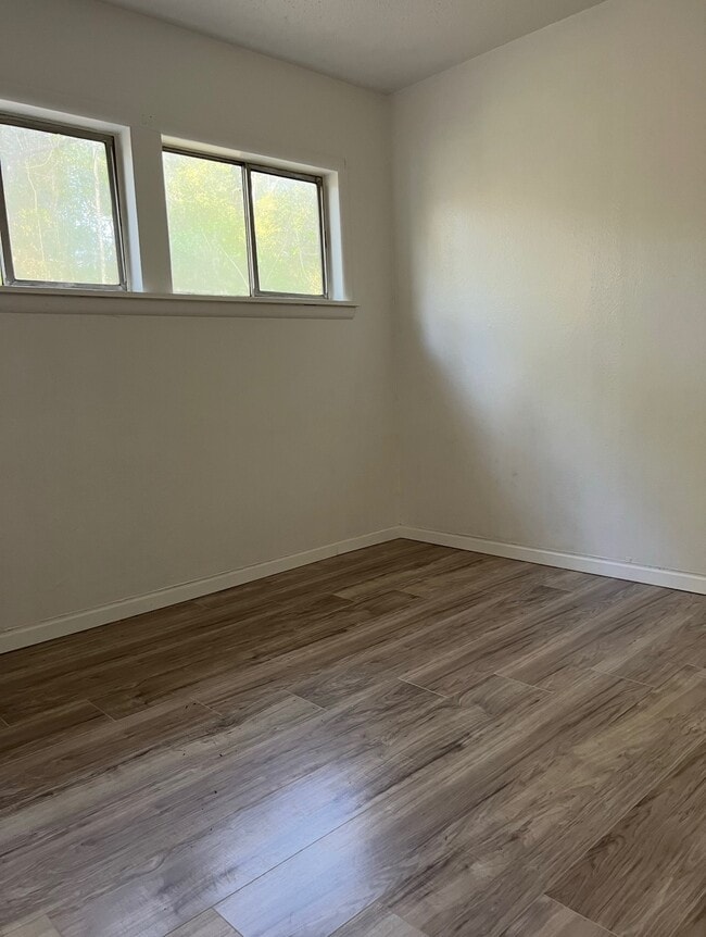 Photo - 10 Logaras Cir