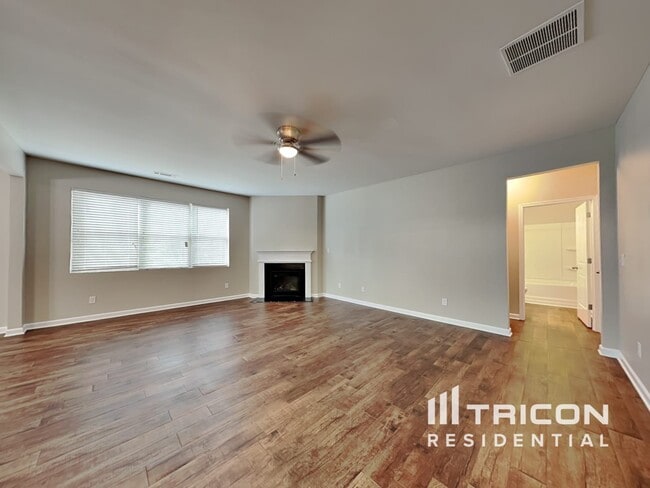 Photo - 239 Shaker Hollow Dr