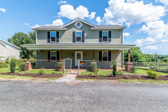 Photo - 183 Clark St