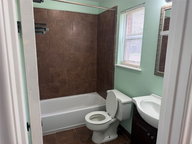 Photo - 141 Slade St