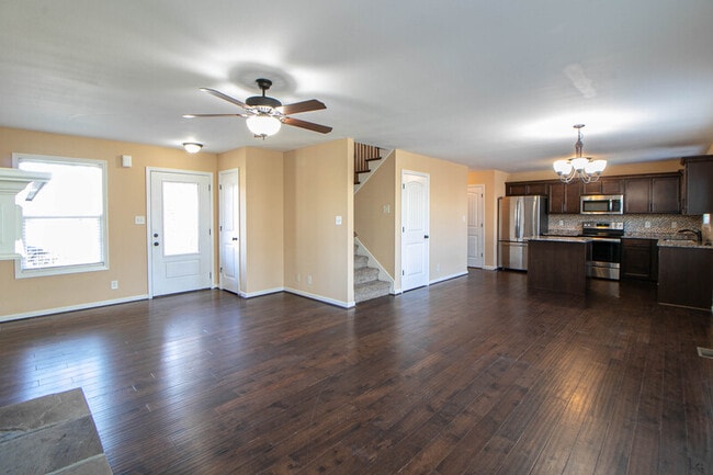 Photo - 967 Harding Dr