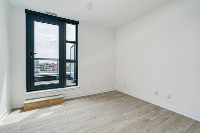 Photo - 2946 Dundas St W Unit 509