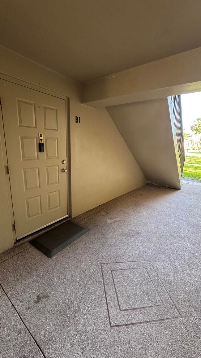 Building Photo - 719 Sunny Pine Way Unit B1