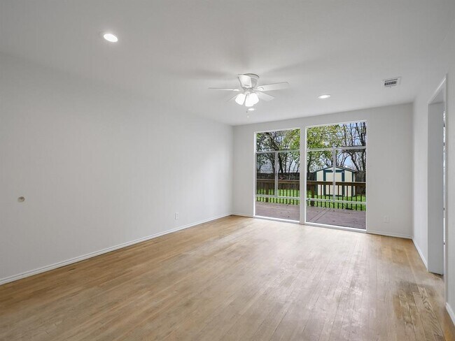 Photo - 112 E Skyview Rd