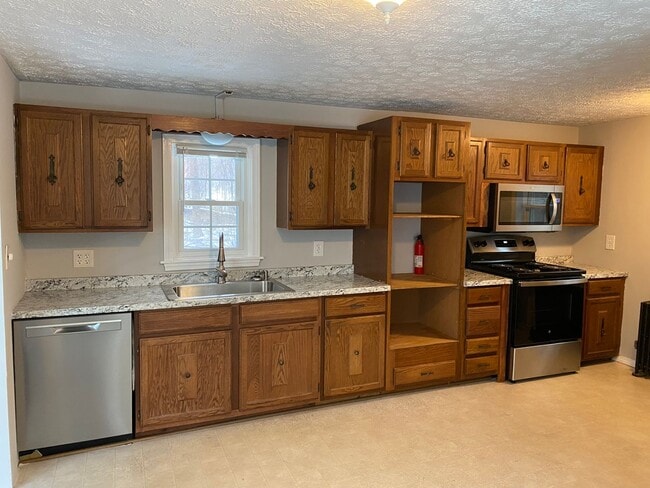 Photo - 939 Maplewood Ave Apartments Unit #1