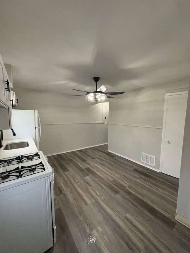 Photo - 5978 Glenway Dr Unidad A