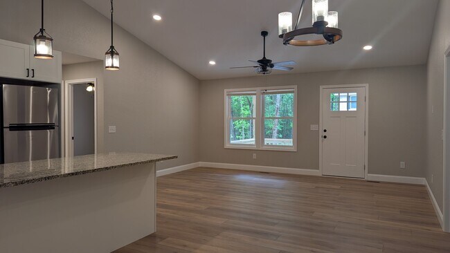 Photo - 5 Woodland Hills Dr