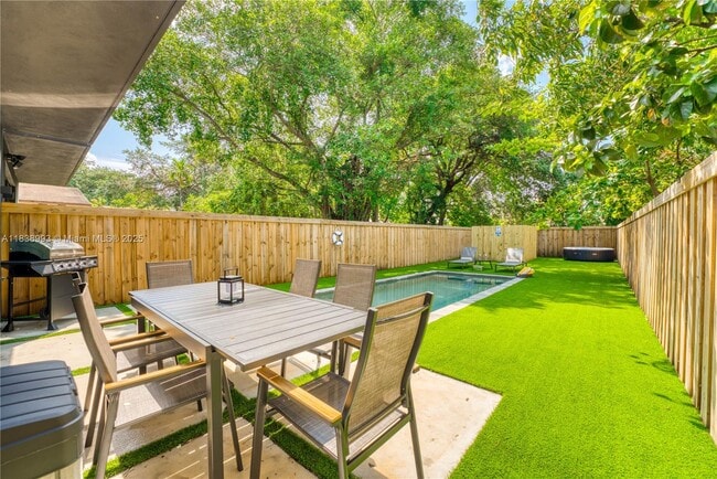 Photo - 58 NW 52nd St