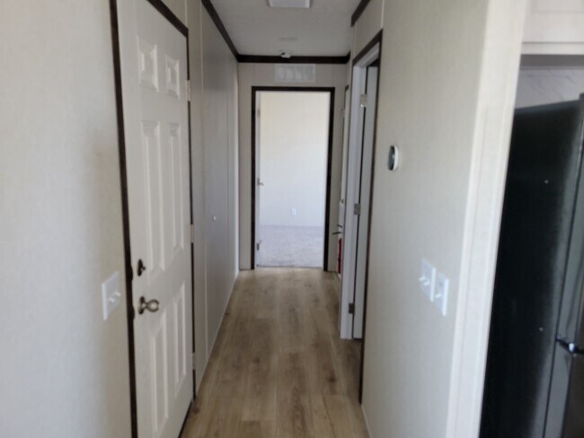 Photo - 19 Canal Dr