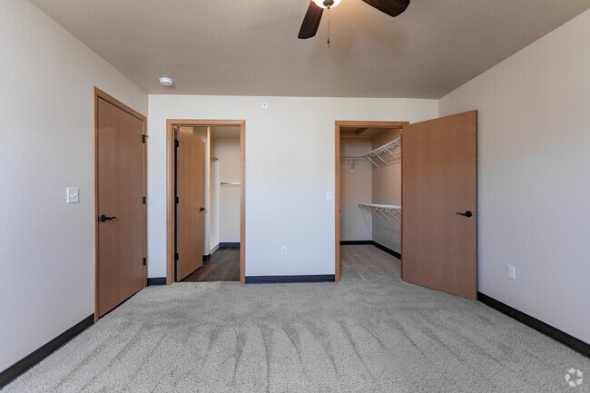 2BR, 2BA - 2F