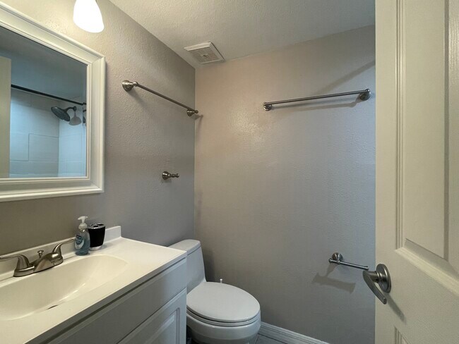 Bath#2 - 214 Meadow Ln Unit 214