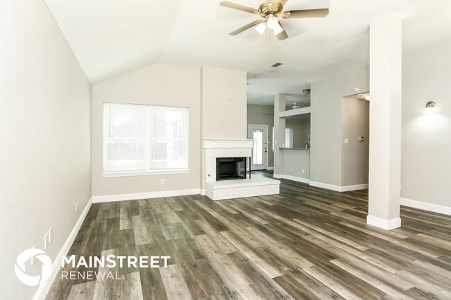 Photo - 8102 Lake Bend Dr