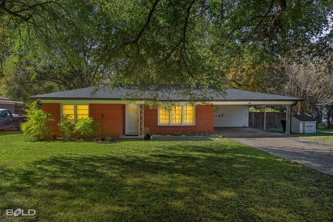 Building Photo - Cute 3 Bedroom 1.5 Bath Rental