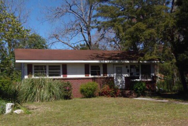 Photo - 213 E Byrd St House