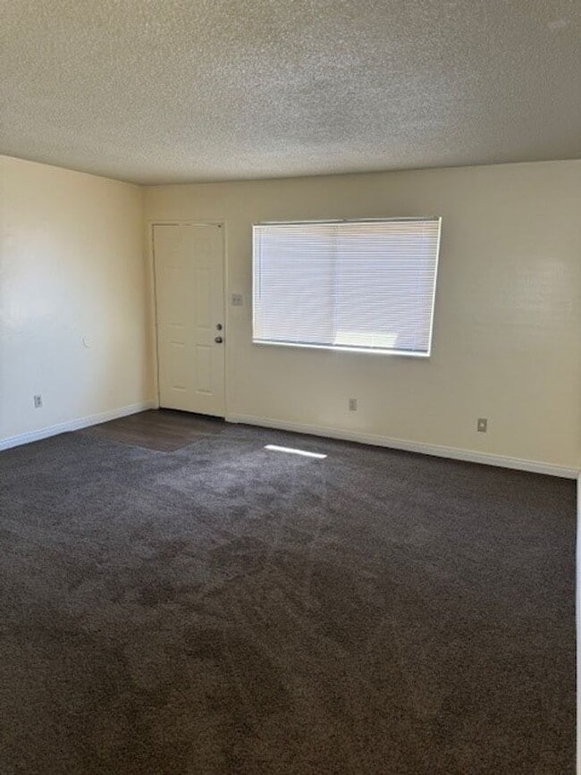 Photo - Edmonton St Unit #D