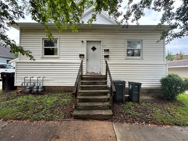 Building Photo - 115 W 15th St Rental