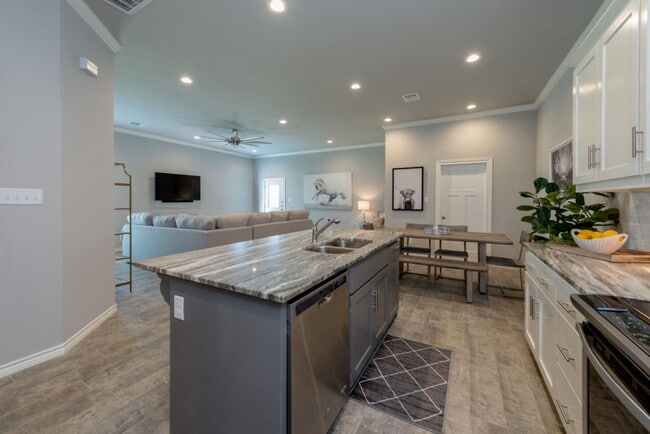 Photo - 3617 Kenyon Dr