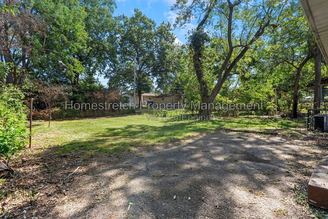 10512 Earl Dr