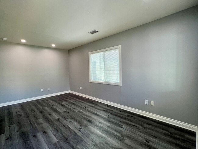 Photo - Beautiful Remodeled 1-Bedroom Cottage w/Central A/C and Parking in Hillcrest