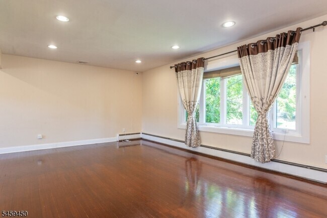 Photo - 65 Daniels Dr