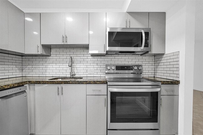 Photo - 3401 N Country Club Dr Unidad 307