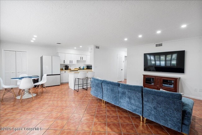 Photo - 2175 Barracuda Ave